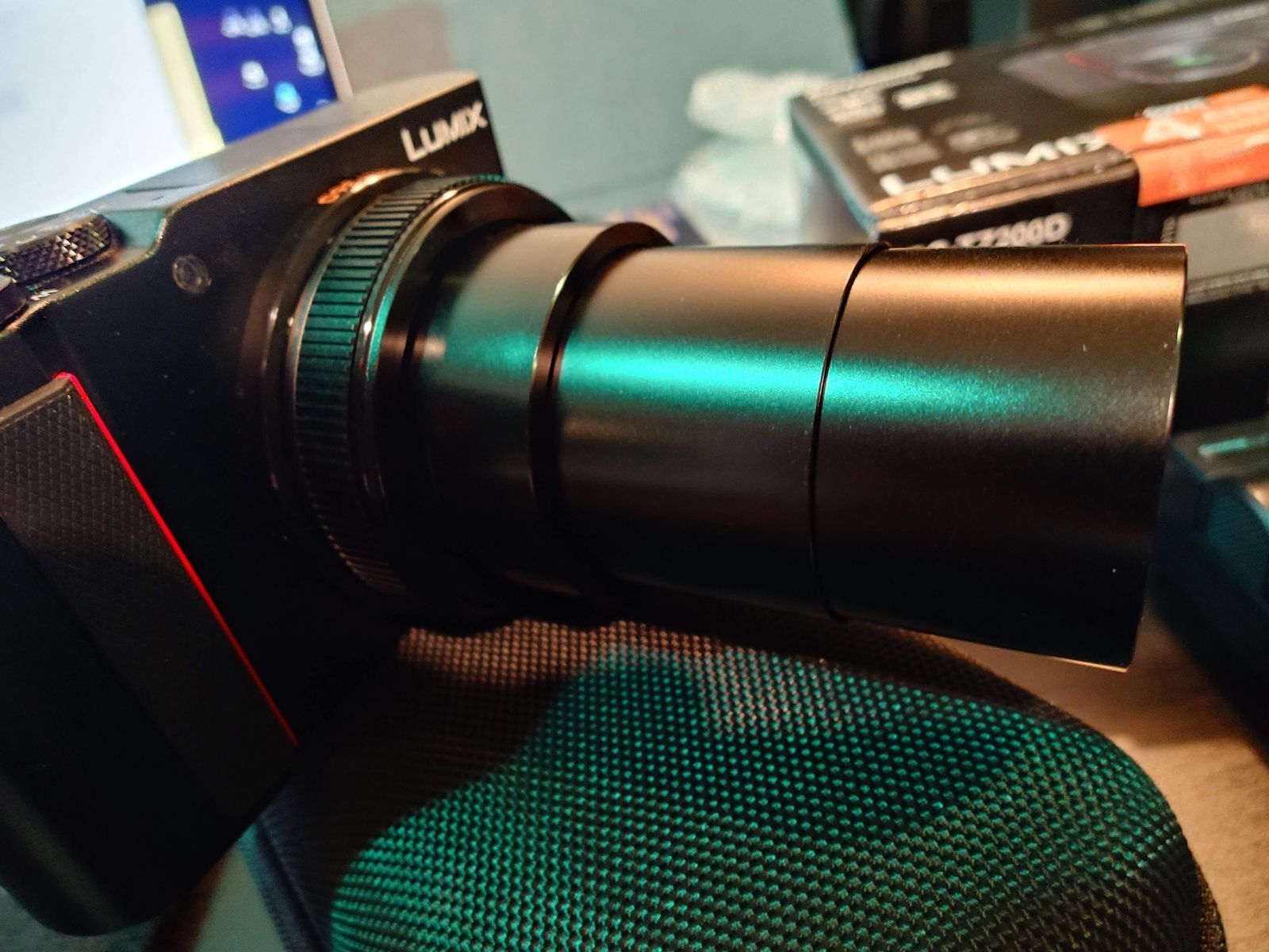 Panasonic LUMIX DC-ZS200D Zoom.  Perfect condition.  Leica C-Lux  TZ200 ZS200