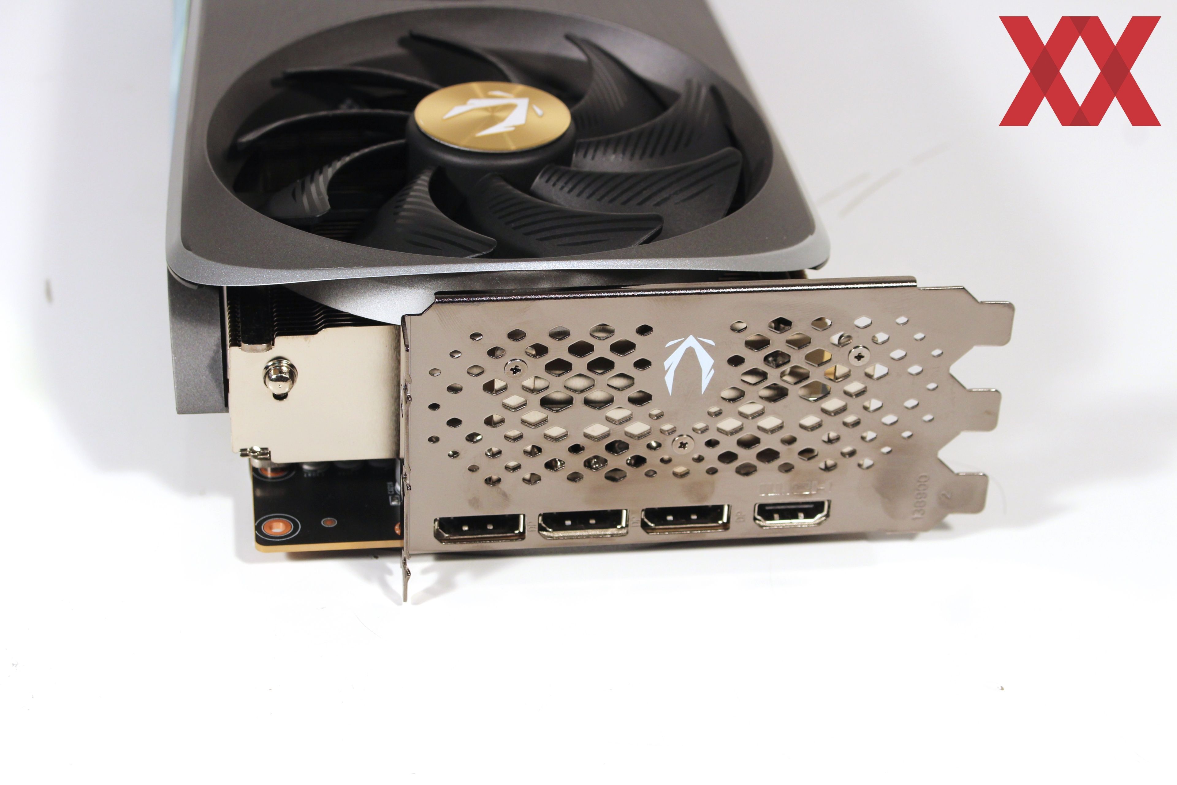 Gaming GeForce RTX 4090 AMP Extreme AIRO